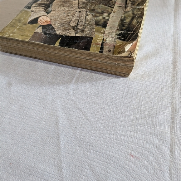 Eaton's 1975 Fall and Winter and 1976 Spring And Summer Catalogues Retro Fashon - Picture 6 of 16